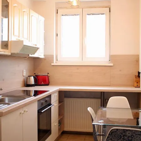 Floor Manderla Apartmán *